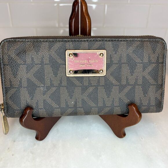 Michael Kors Signature Continental Fell Zip Leather Wallet - Picture 1 of 10